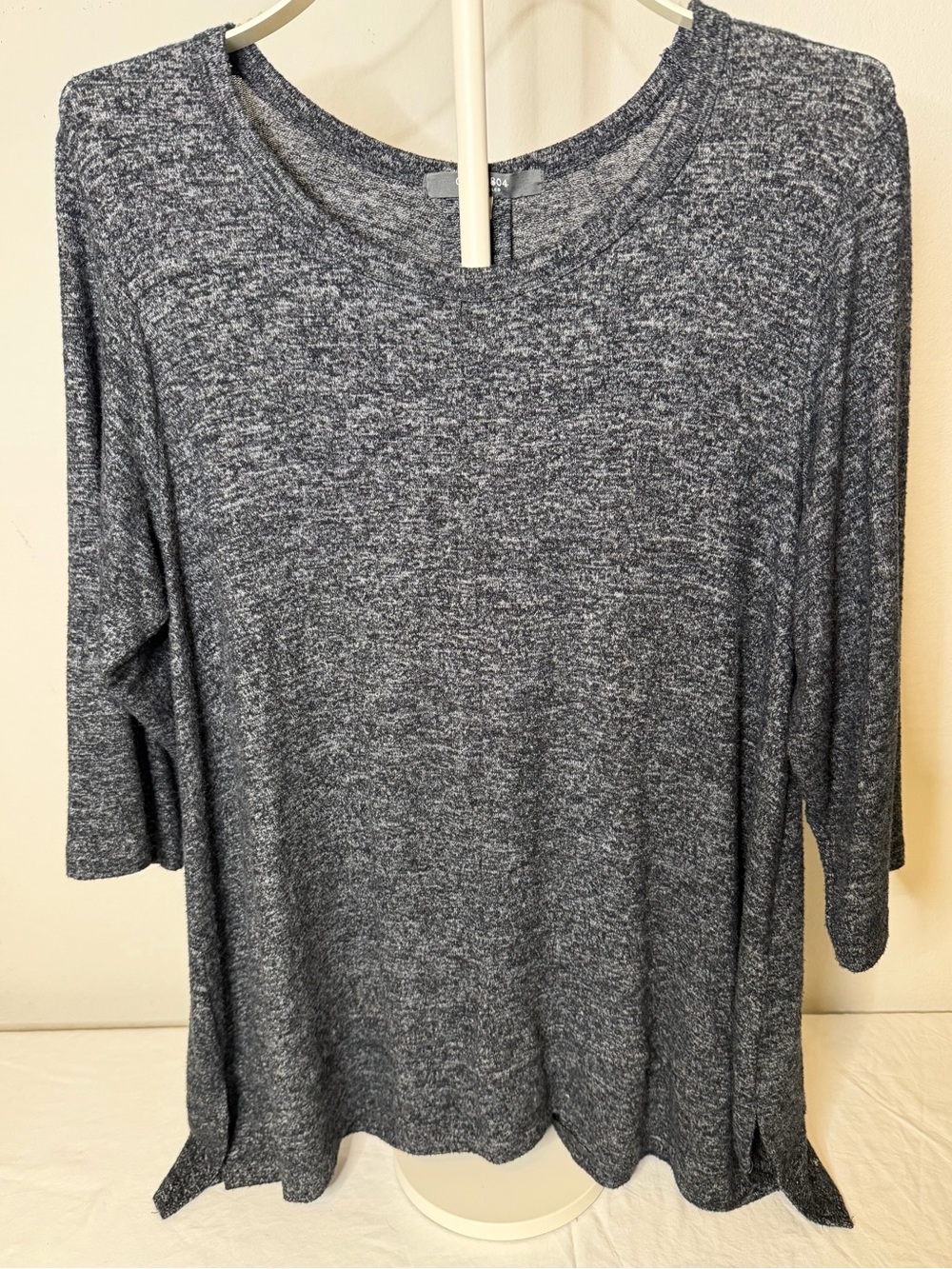 COIN 1804 Women’s 1X Plus Gray Solid Knit Round Neck 3/4 Sleeve Button Back